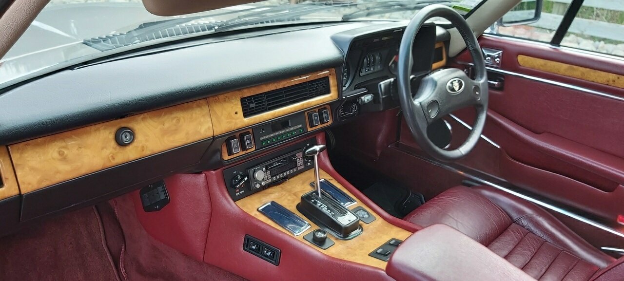 1988 JAGUAR XJS AUTOMATIC 2D COUPE