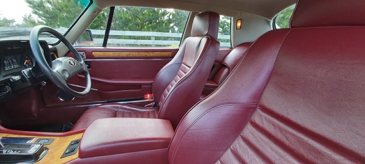 1988 JAGUAR XJS AUTOMATIC 2D COUPE