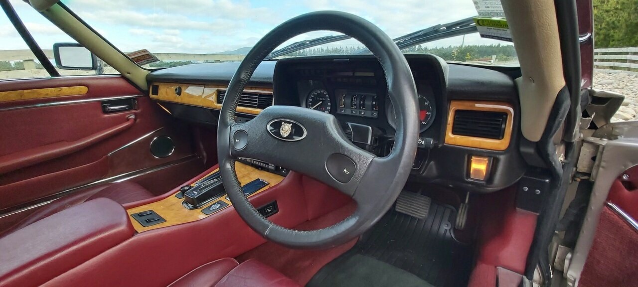 1988 JAGUAR XJS AUTOMATIC 2D COUPE