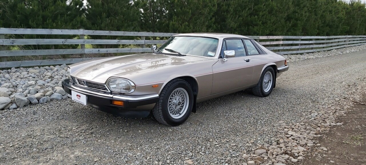 1988 JAGUAR XJS AUTOMATIC 2D COUPE