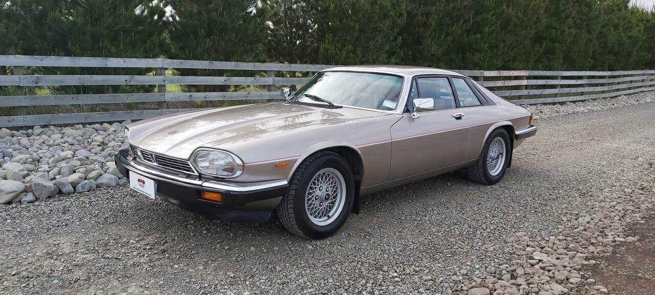 1988 JAGUAR XJS AUTOMATIC 2D COUPE