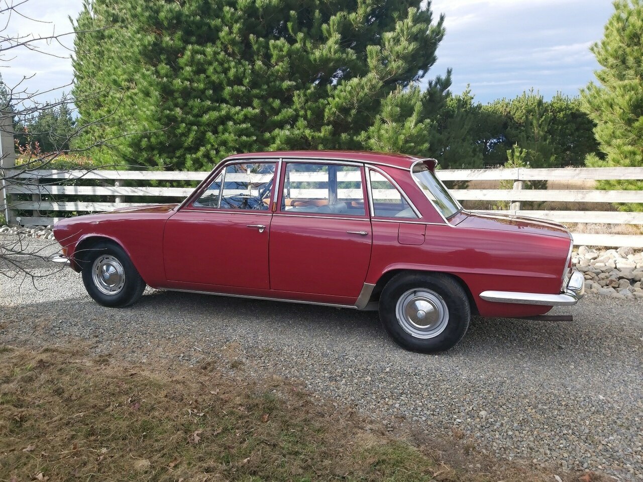 1966 TRIUMPH 2000 MK I 4 SP MANUAL 4D SEDAN
