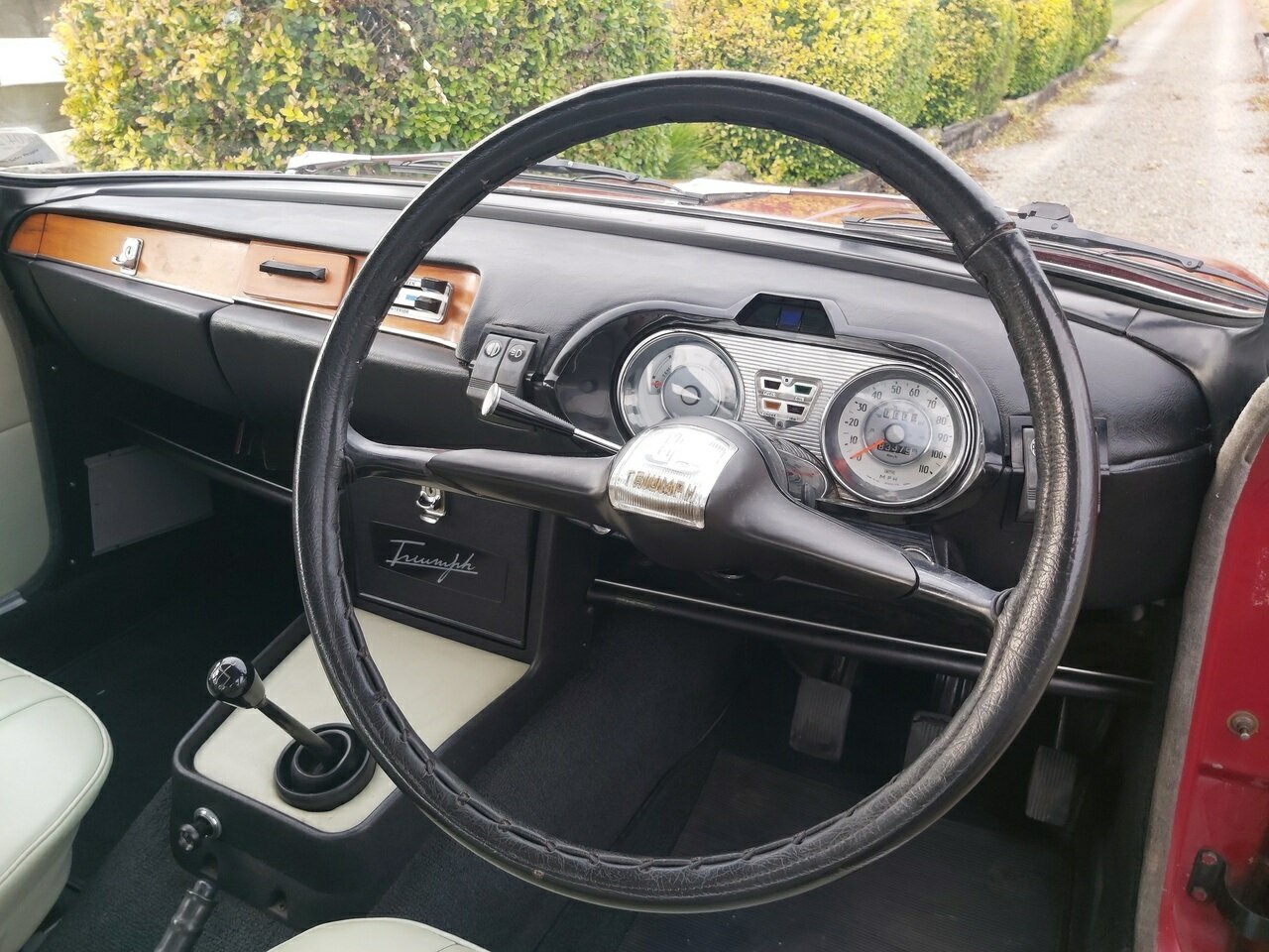 1966 TRIUMPH 2000 MK I 4 SP MANUAL 4D SEDAN
