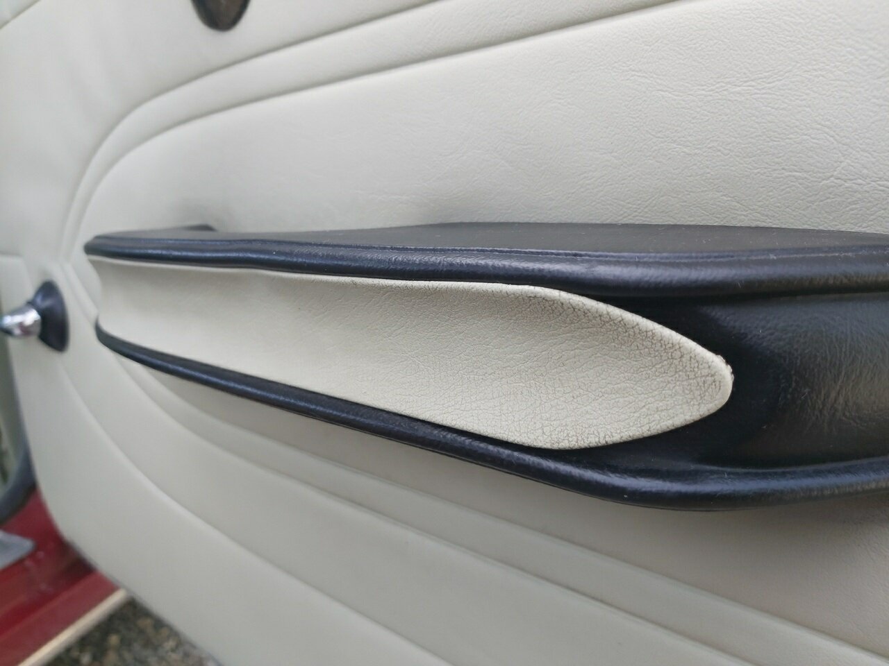1966 TRIUMPH 2000 MK I 4 SP MANUAL 4D SEDAN