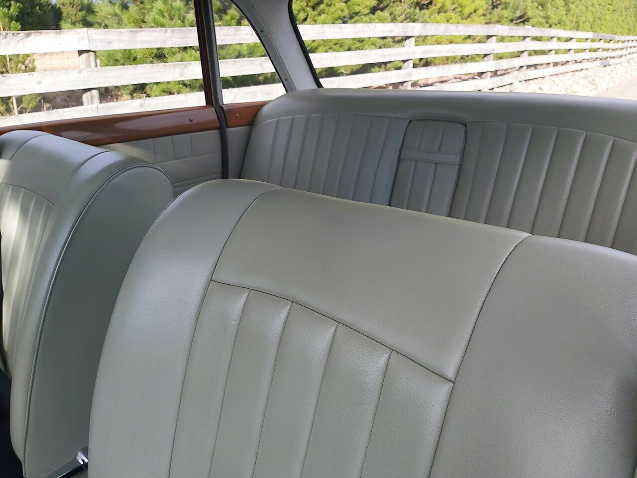 1966 TRIUMPH 2000 MK I 4 SP MANUAL 4D SEDAN