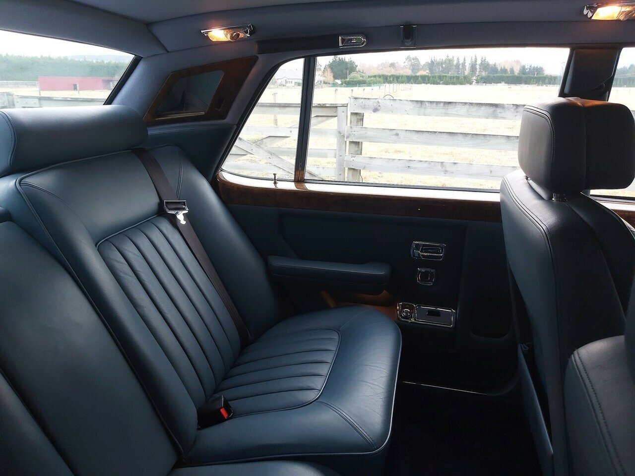 1986 ROLLS-ROYCE SILVER SPIRIT 3 SP AUTOMATIC 4D SEDAN