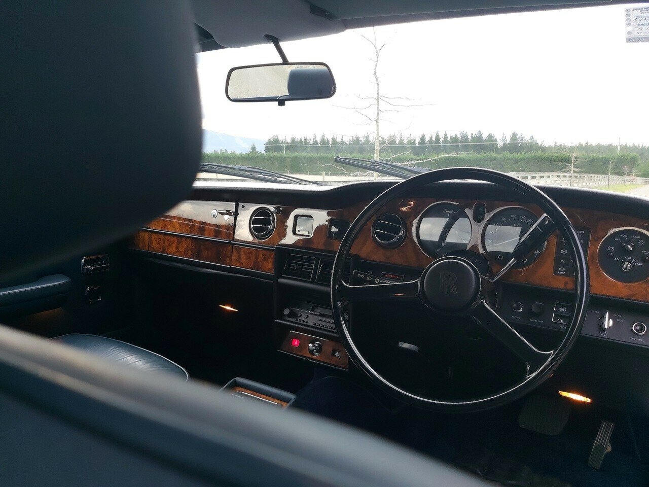 1986 ROLLS-ROYCE SILVER SPIRIT 3 SP AUTOMATIC 4D SEDAN