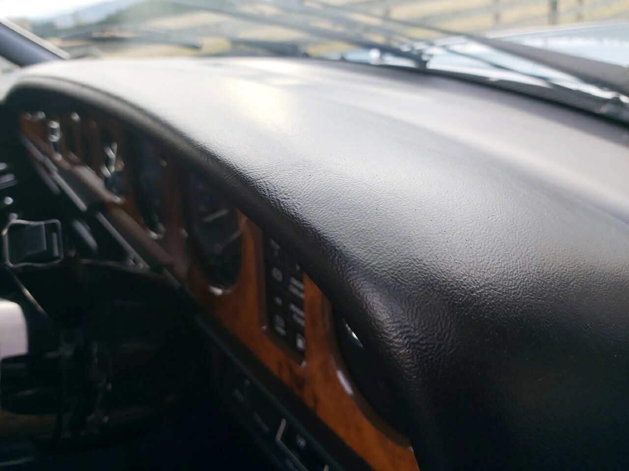 1986 ROLLS-ROYCE SILVER SPIRIT 3 SP AUTOMATIC 4D SEDAN