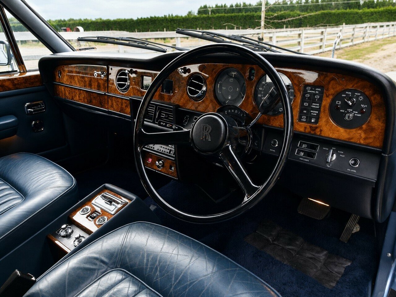 1986 ROLLS-ROYCE SILVER SPIRIT 3 SP AUTOMATIC 4D SEDAN