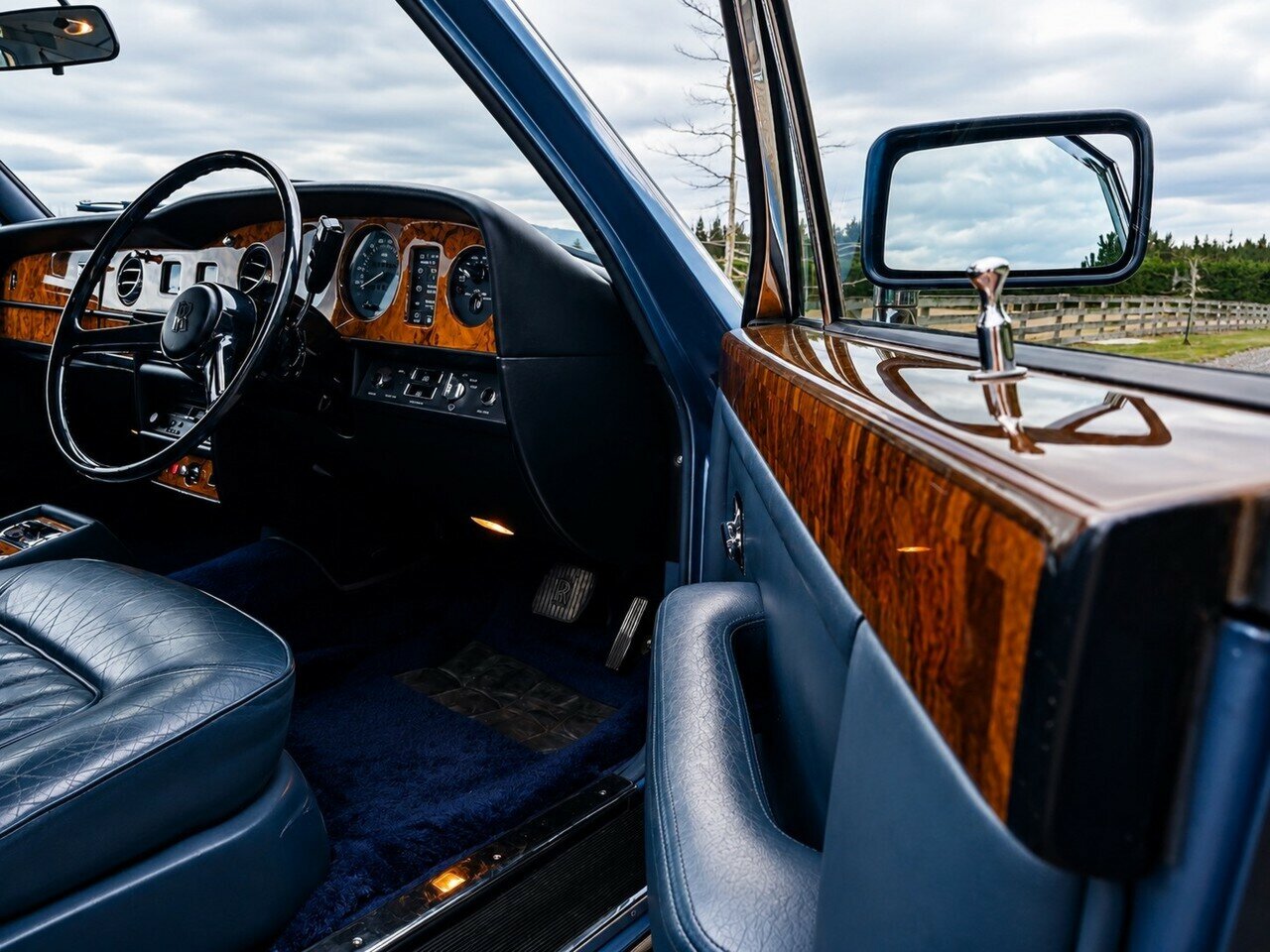1986 ROLLS-ROYCE SILVER SPIRIT 3 SP AUTOMATIC 4D SEDAN