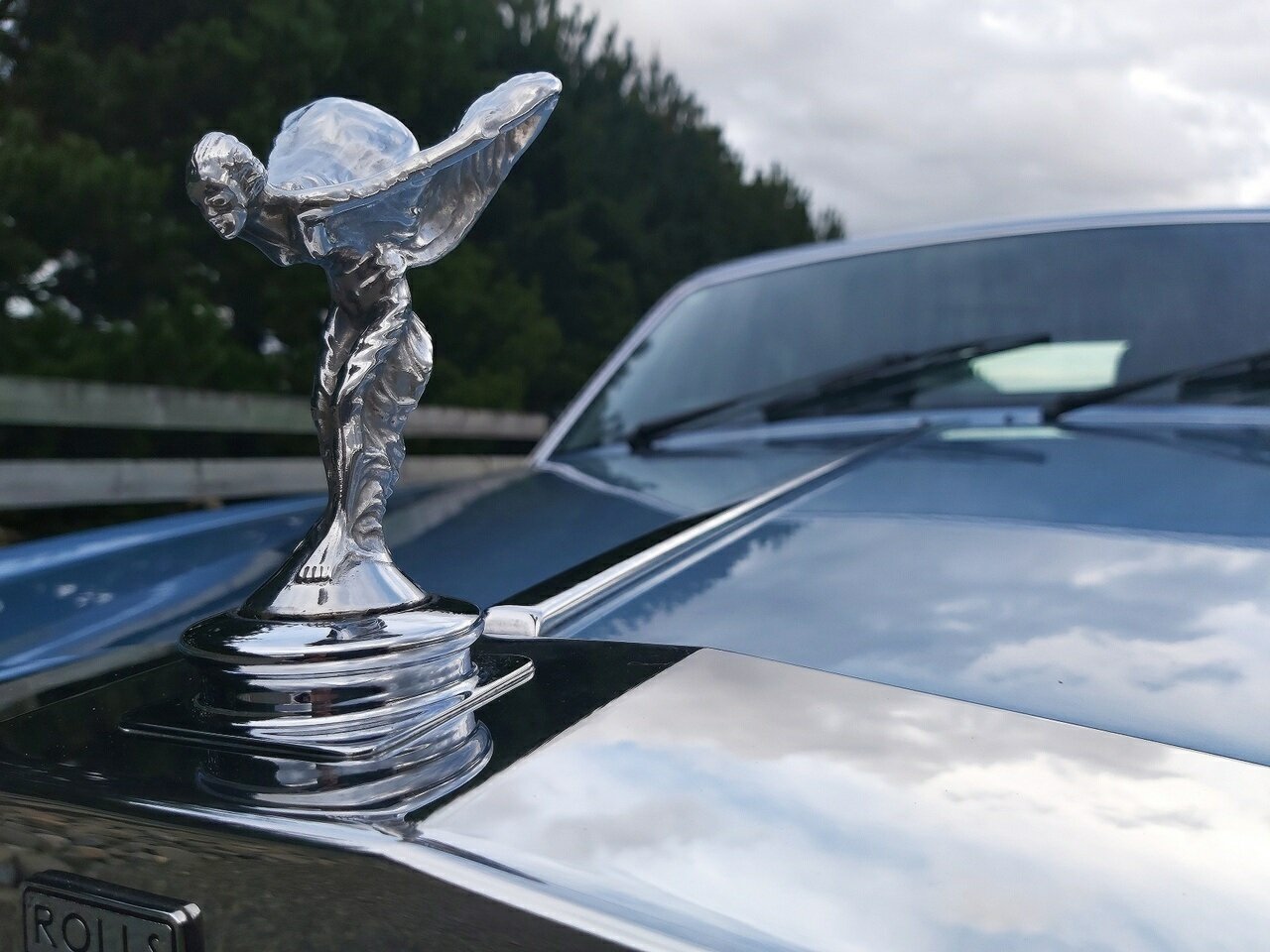 1986 ROLLS-ROYCE SILVER SPIRIT 3 SP AUTOMATIC 4D SEDAN