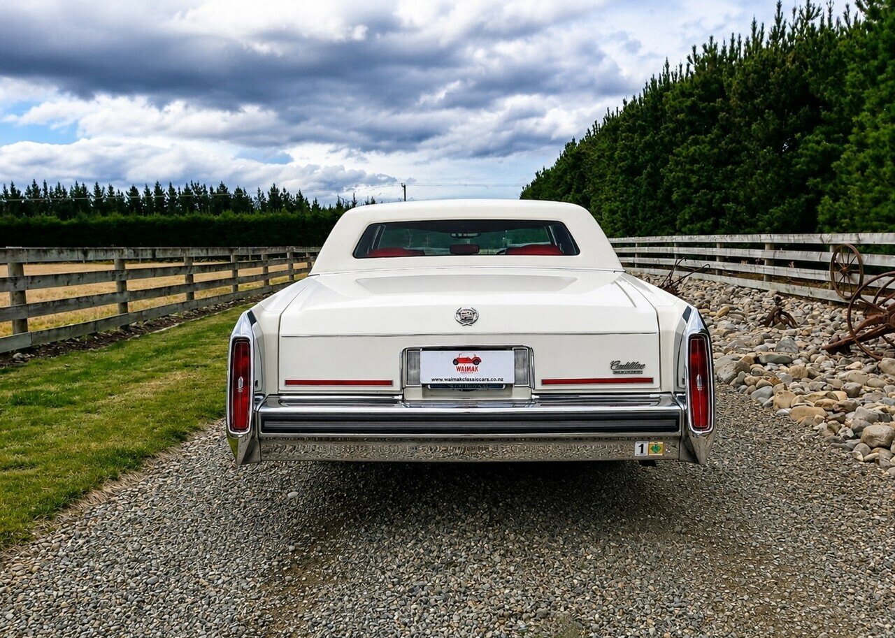 1987 CADILLAC FLEETWOOD BROUGHAM d'ELEGANCE AUTOMATIC 4D SEDAN