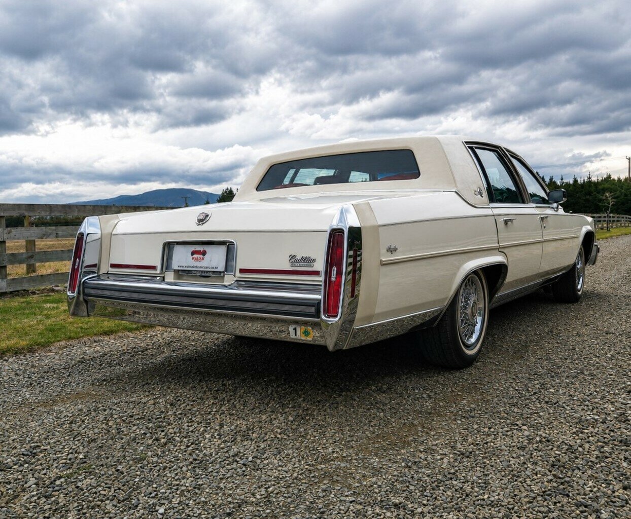 1987 CADILLAC FLEETWOOD BROUGHAM d'ELEGANCE AUTOMATIC 4D SEDAN