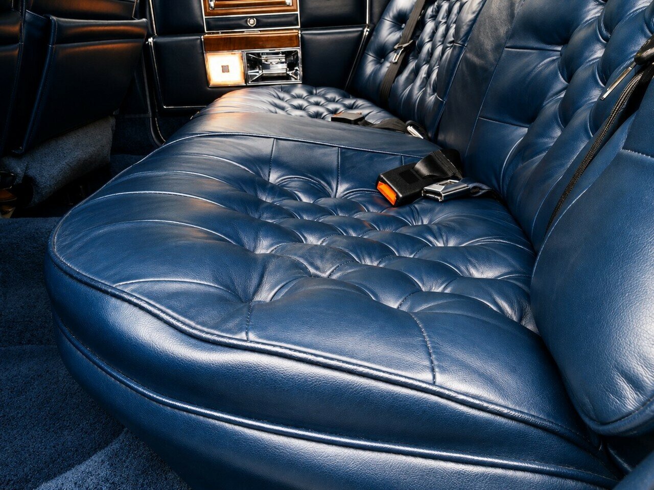 1987 CADILLAC FLEETWOOD BROUGHAM d'ELEGANCE AUTOMATIC 4D SEDAN