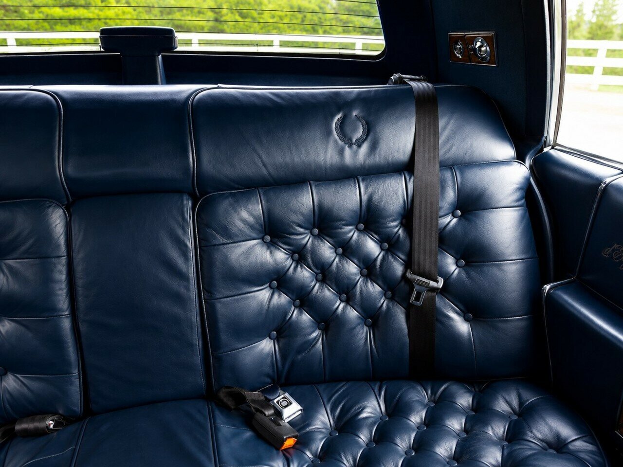 1987 CADILLAC FLEETWOOD BROUGHAM d'ELEGANCE AUTOMATIC 4D SEDAN