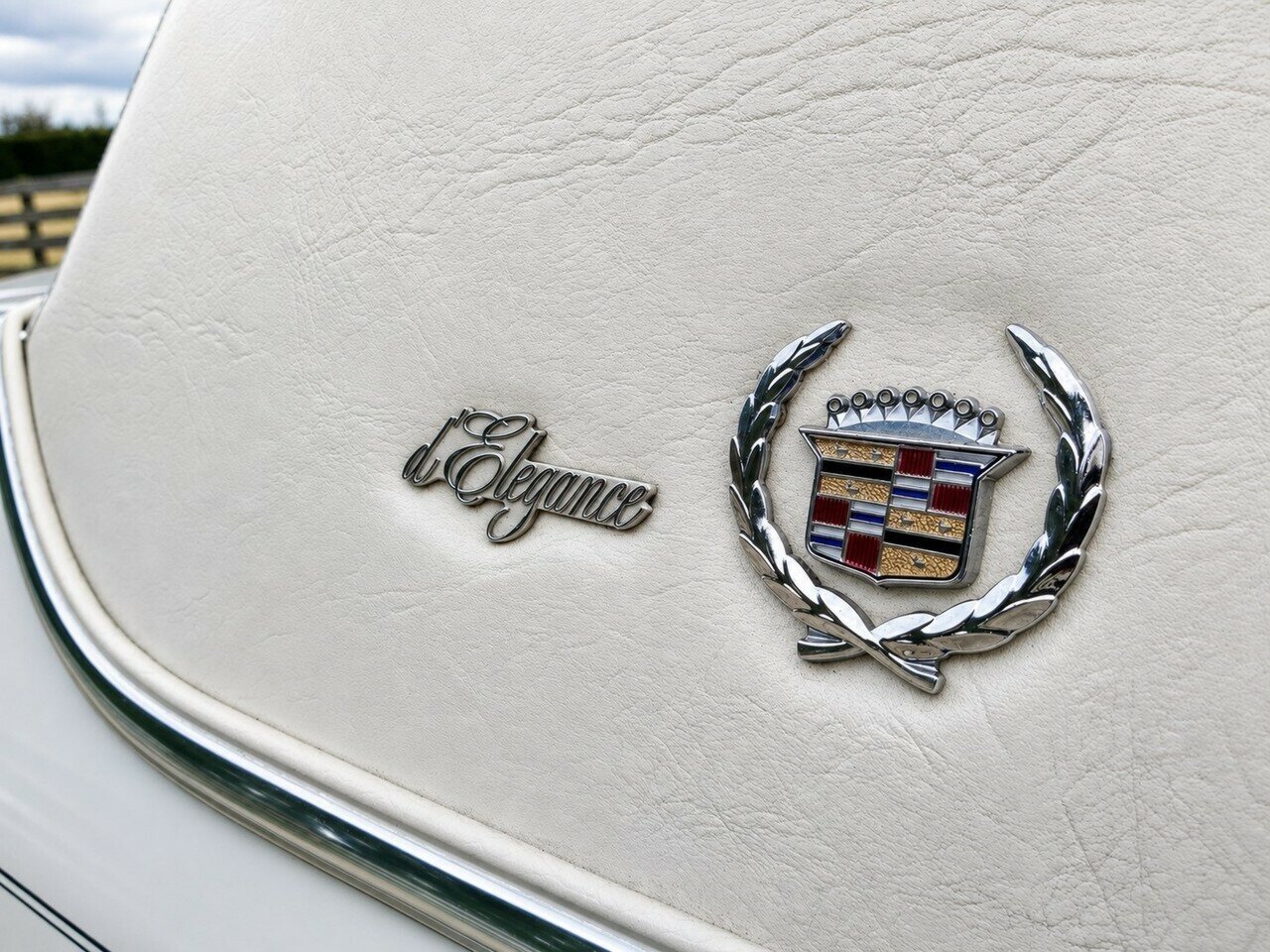 1987 CADILLAC FLEETWOOD BROUGHAM d'ELEGANCE AUTOMATIC 4D SEDAN