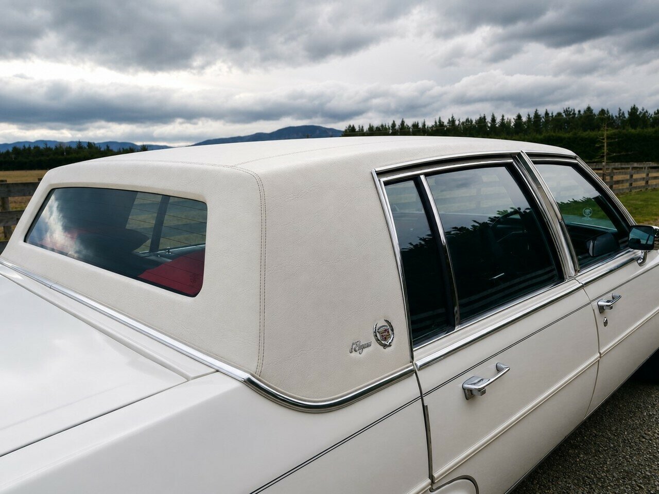 1987 CADILLAC FLEETWOOD BROUGHAM d'ELEGANCE AUTOMATIC 4D SEDAN