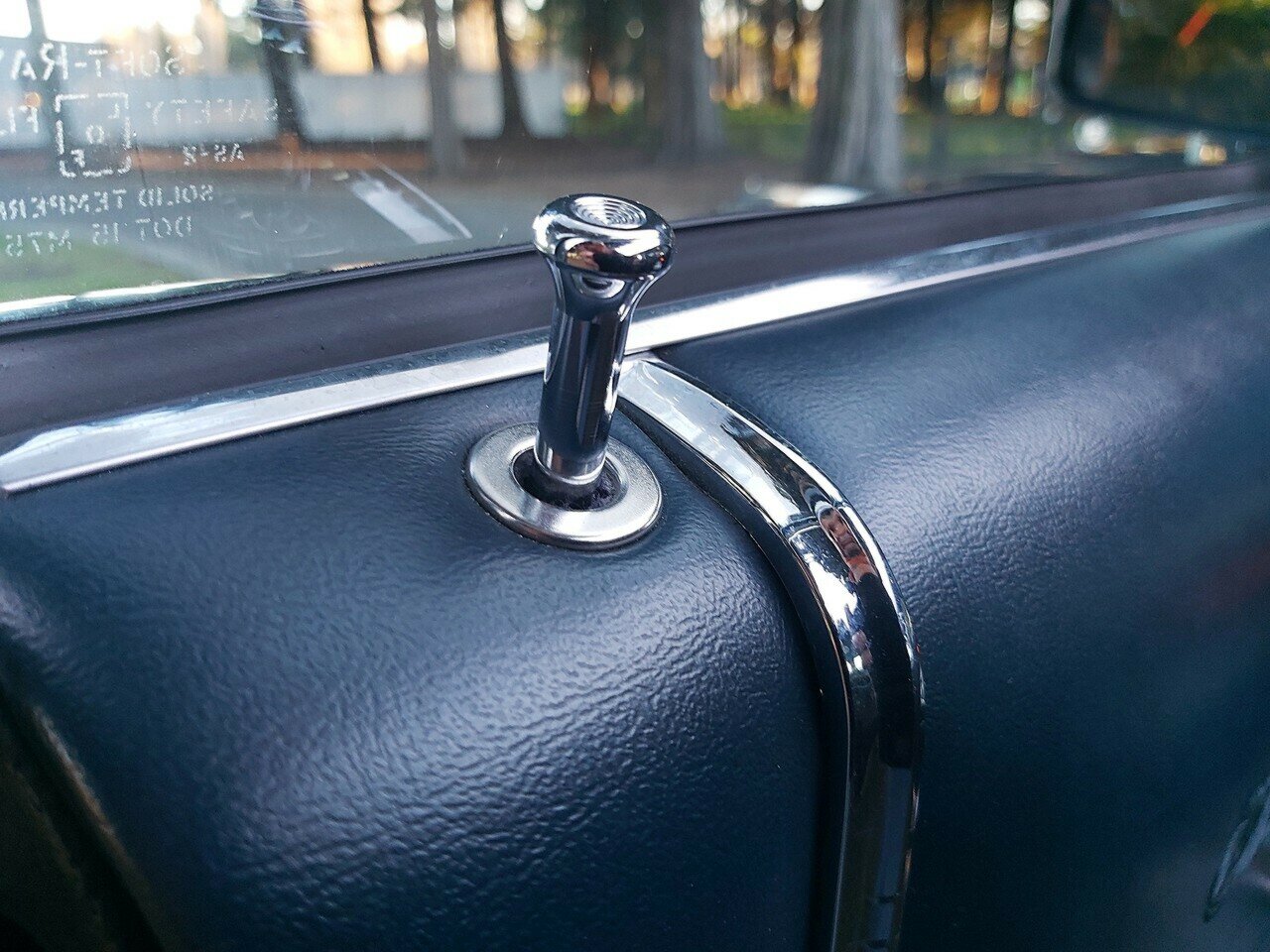 1986 CADILLAC FLEETWOOD BROUGHAM 4 SP AUTOMATIC SEDAN