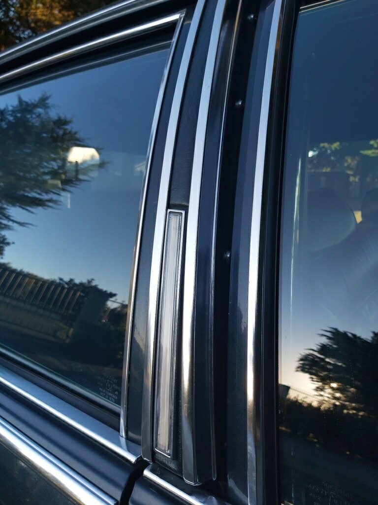 1986 CADILLAC FLEETWOOD BROUGHAM 4 SP AUTOMATIC SEDAN