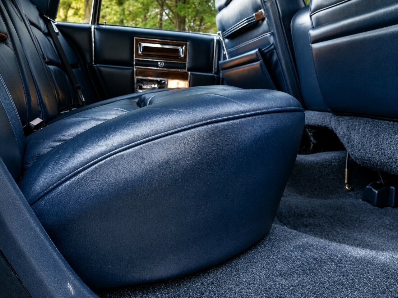 1986 CADILLAC FLEETWOOD BROUGHAM 4 SP AUTOMATIC SEDAN
