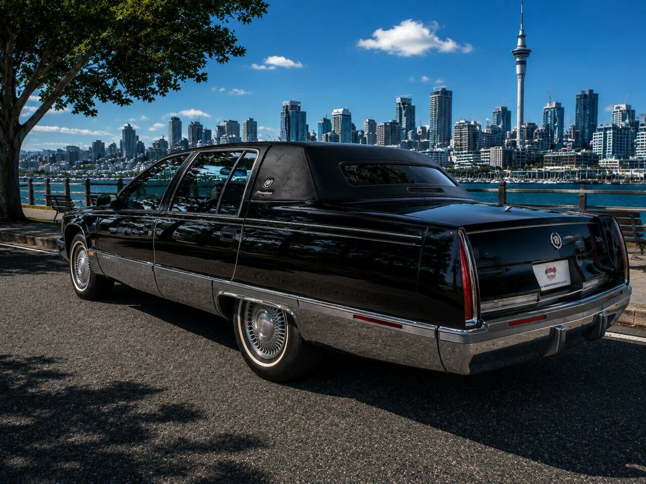 1996 CADILLAC FLEETWOOD BROUGHAM CONNOISEUR 4 SP AUTOMATIC 4D SEDAN