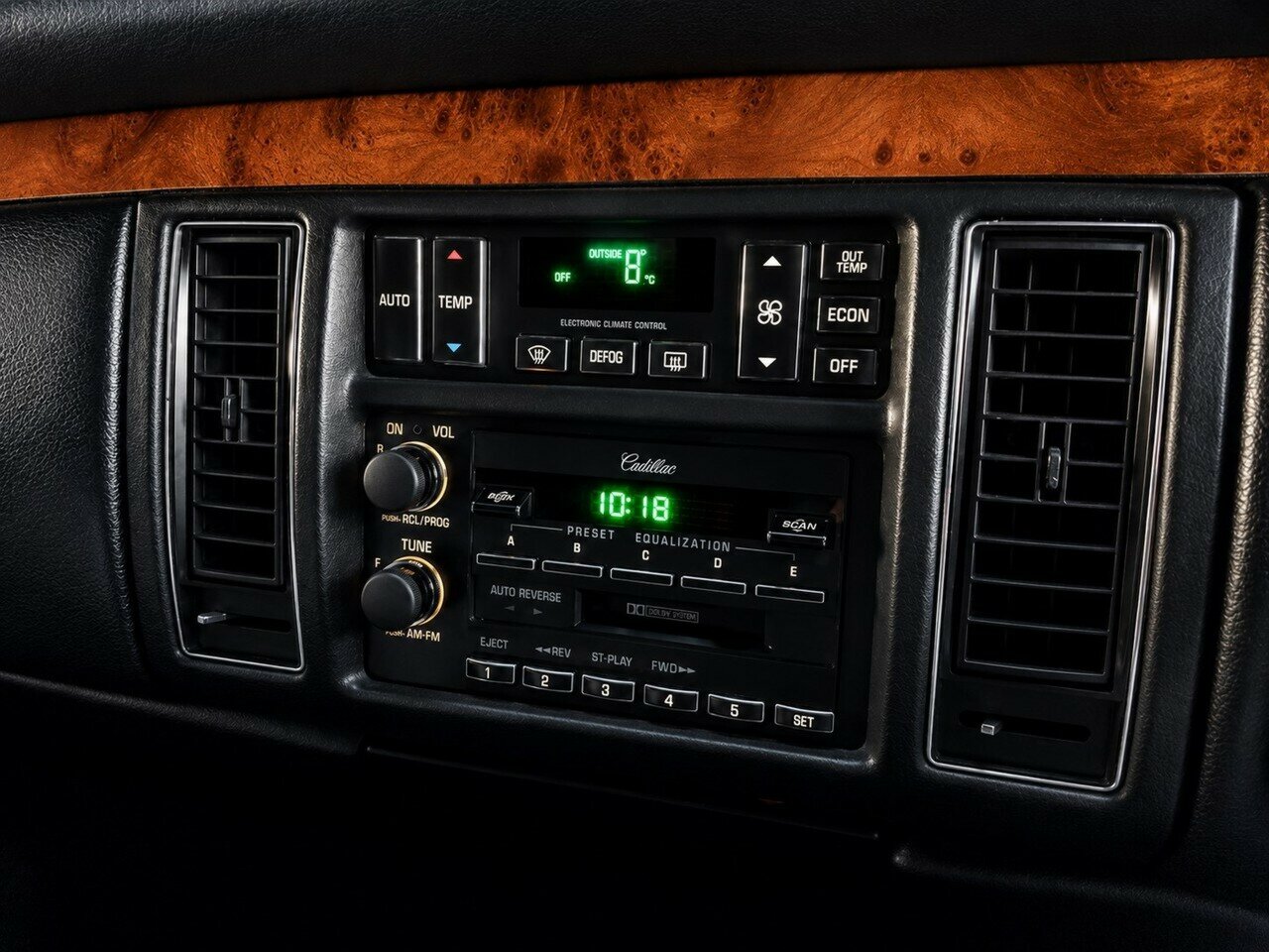 1996 CADILLAC FLEETWOOD BROUGHAM CONNOISEUR 4 SP AUTOMATIC 4D SEDAN