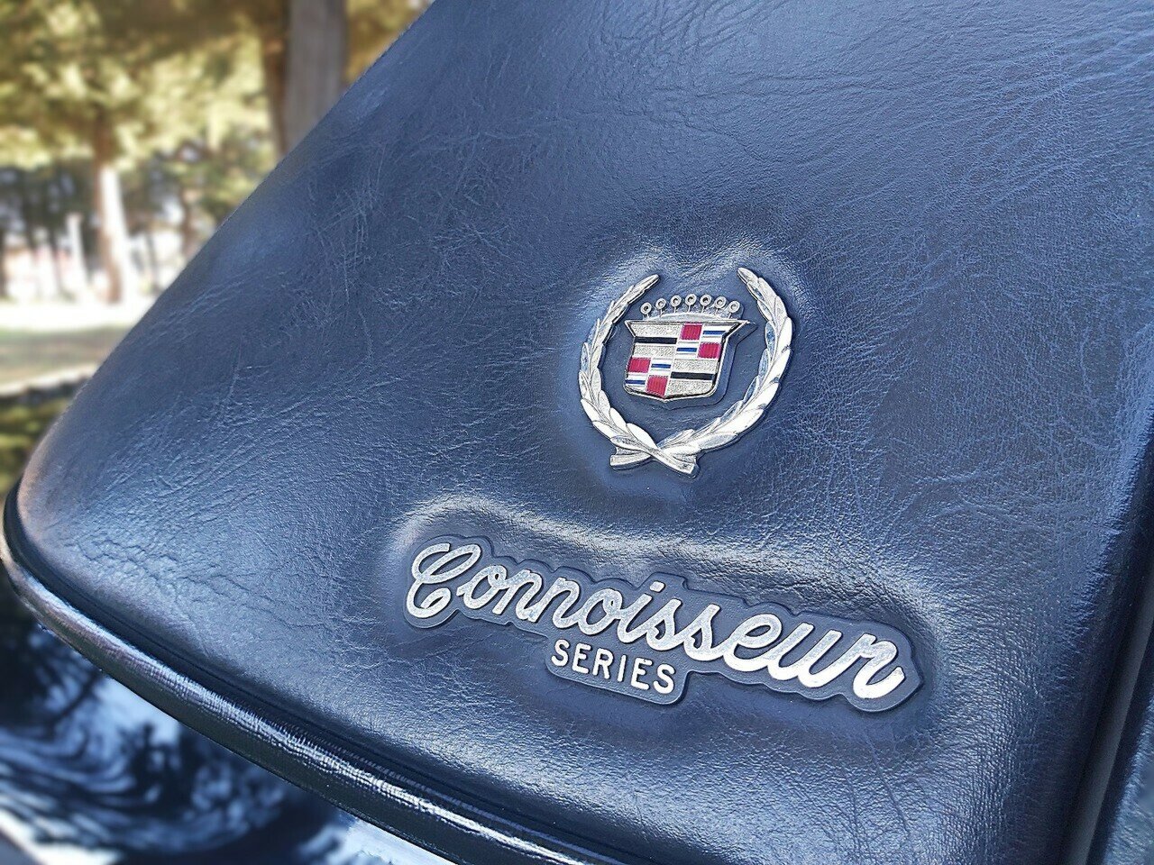 1996 CADILLAC FLEETWOOD BROUGHAM CONNOISEUR 4 SP AUTOMATIC 4D SEDAN