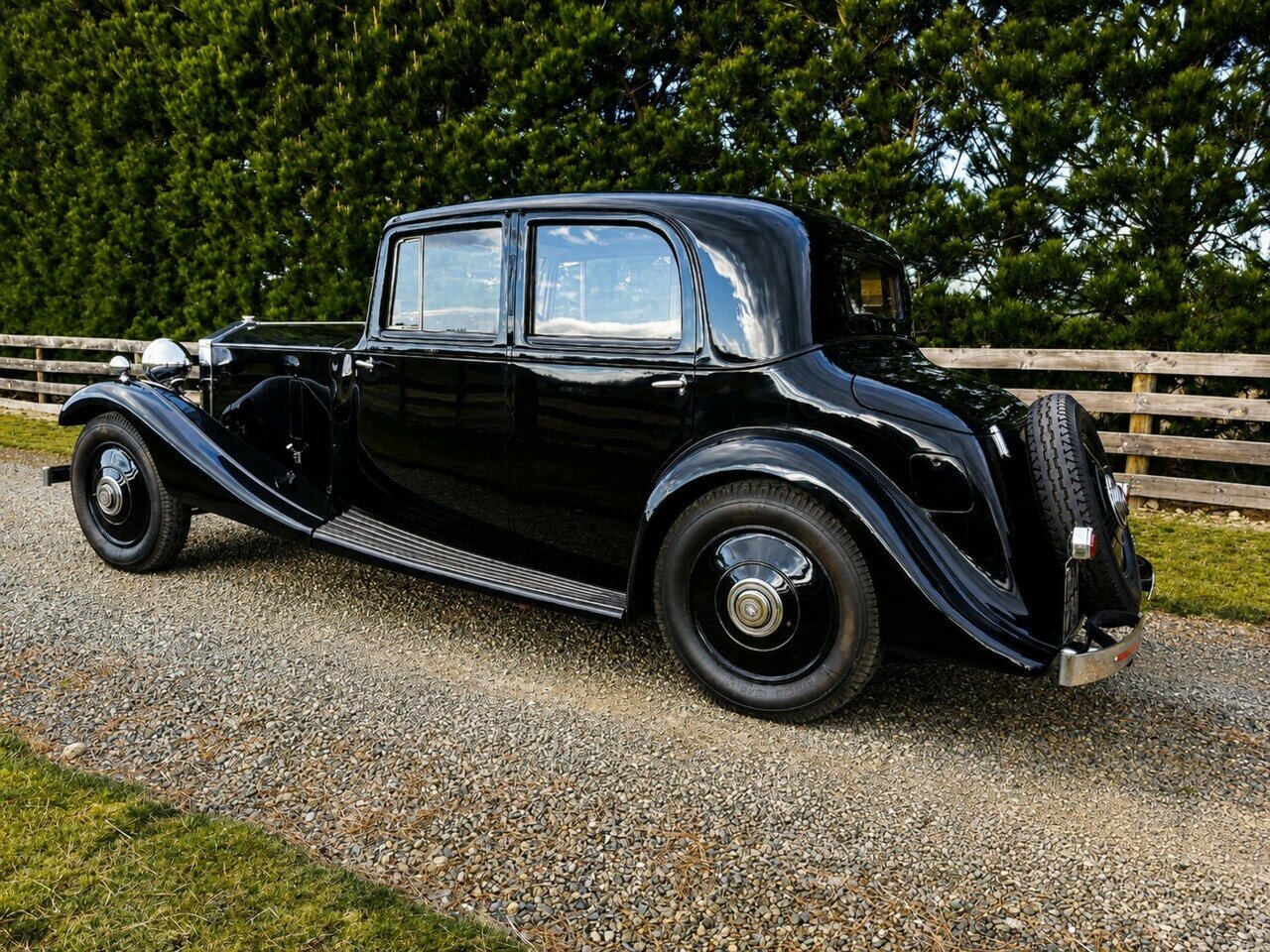 1934 ROLLS-ROYCE 20/25 4 SP MANUAL SEDAN