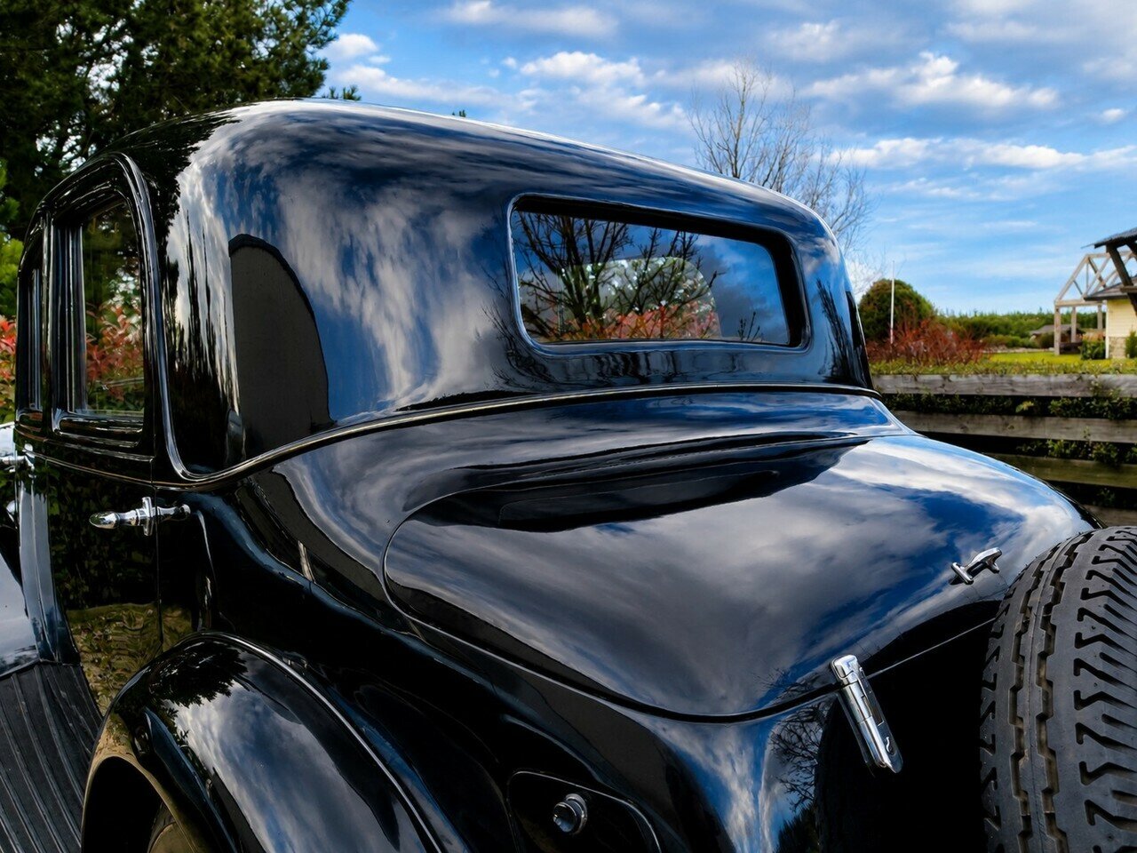 1934 ROLLS-ROYCE 20/25 MANUAL SEDAN