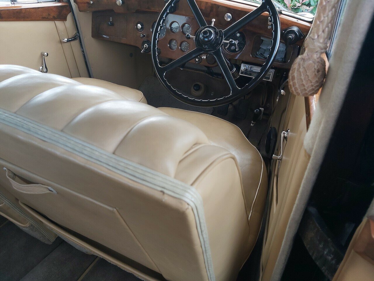 1934 ROLLS-ROYCE 20/25 MANUAL SEDAN