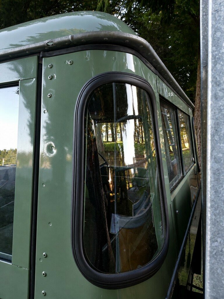 1979 LAND ROVER (4x4) LWB 1240KG 4 SP MANUAL 4X4 TRAY
