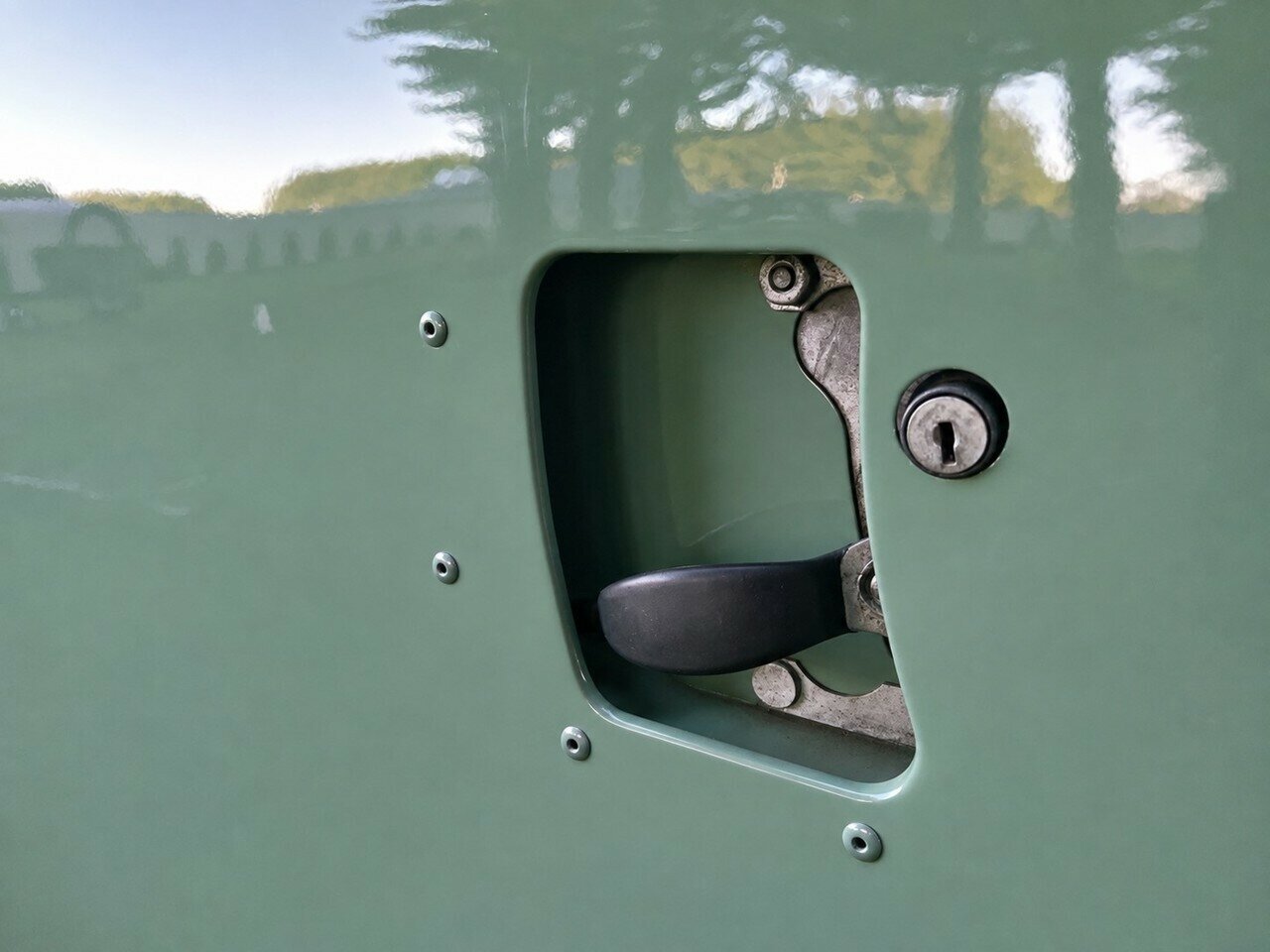 1979 LAND ROVER (4x4) LWB 1240KG 4 SP MANUAL 4X4 TRAY