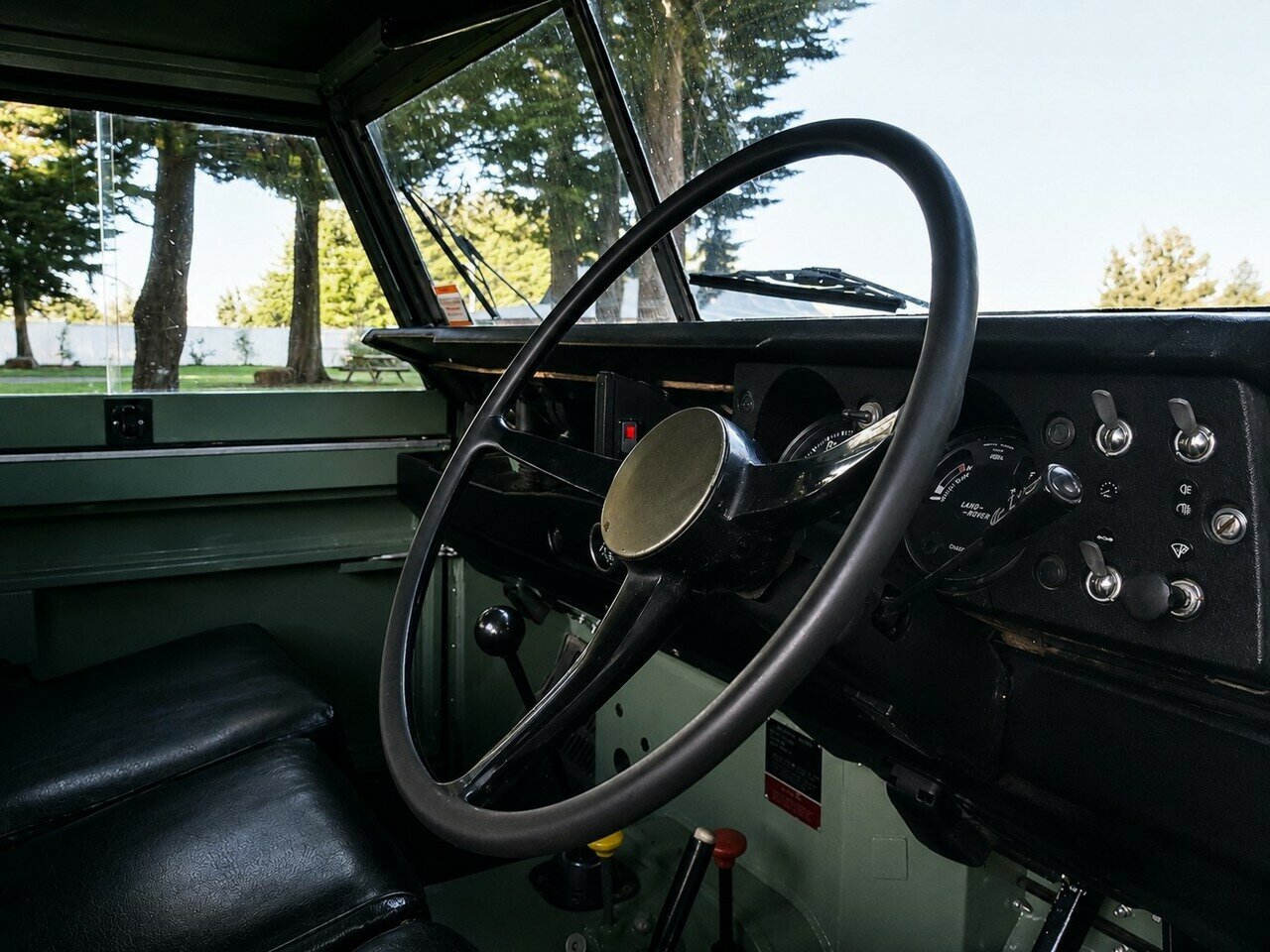 1979 LAND ROVER (4x4) LWB 1240KG 4 SP MANUAL 4X4 TRAY