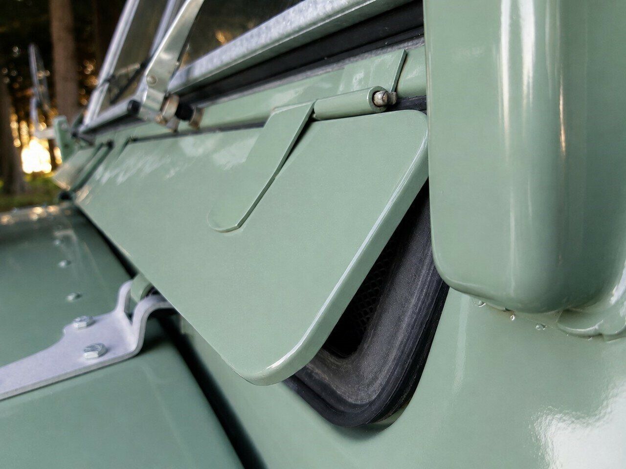 1979 LAND ROVER (4x4) LWB 1240KG 4 SP MANUAL 4X4 TRAY