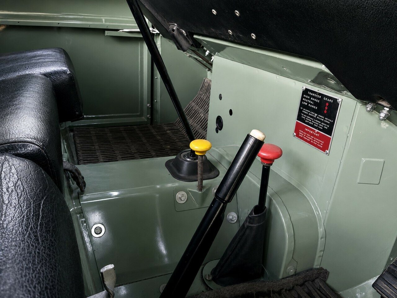 1979 LAND ROVER (4x4) LWB 1240KG 4 SP MANUAL 4X4 TRAY