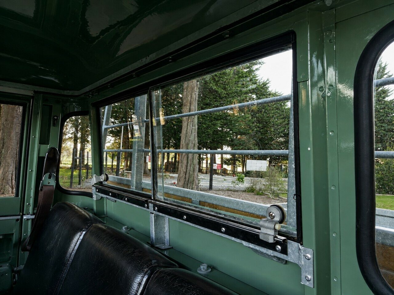 1979 LAND ROVER (4x4) LWB 1240KG 4 SP MANUAL 4X4 TRAY