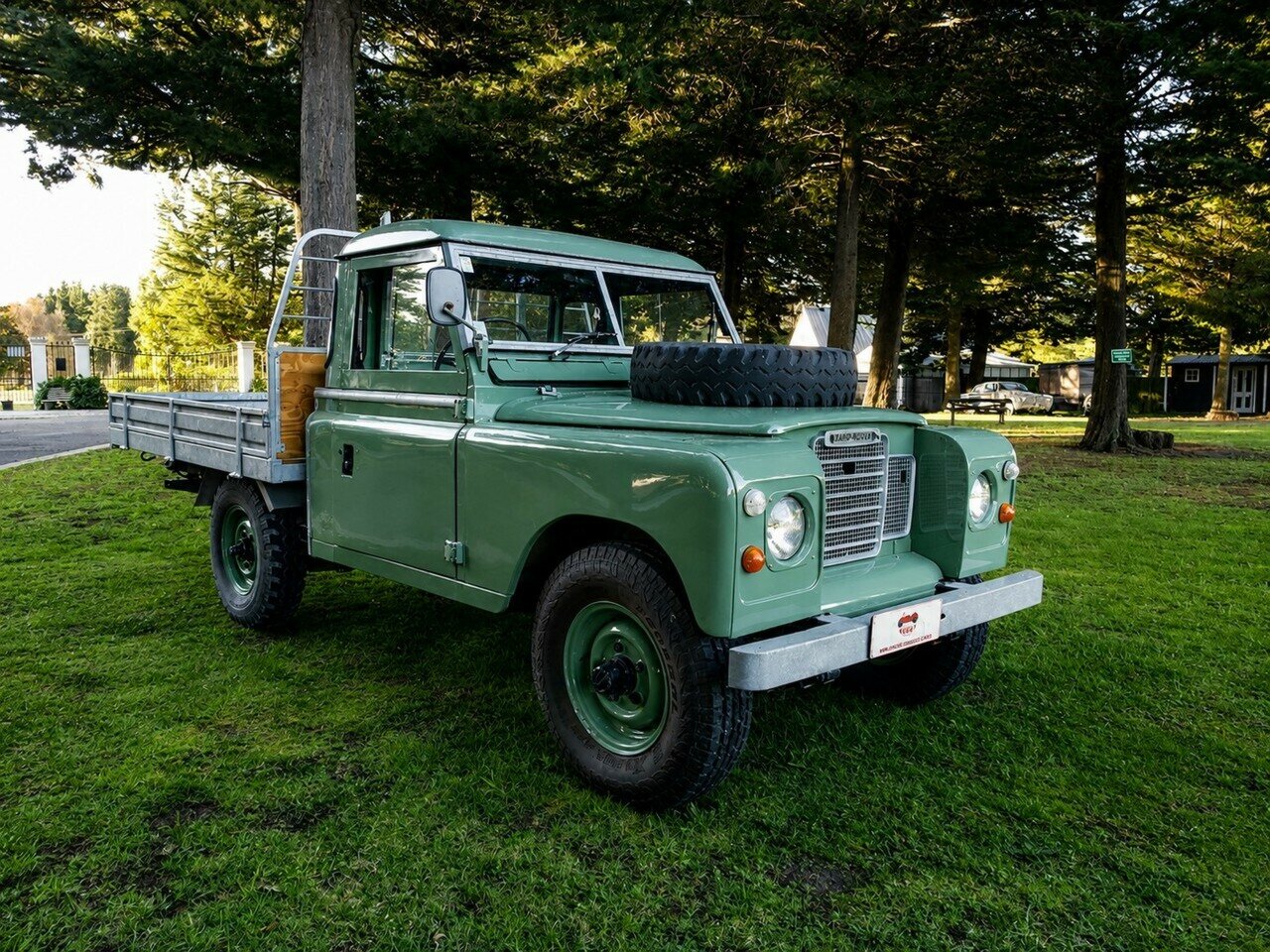 1979 LAND ROVER (4x4) LWB 1240KG 4 SP MANUAL 4X4 TRAY