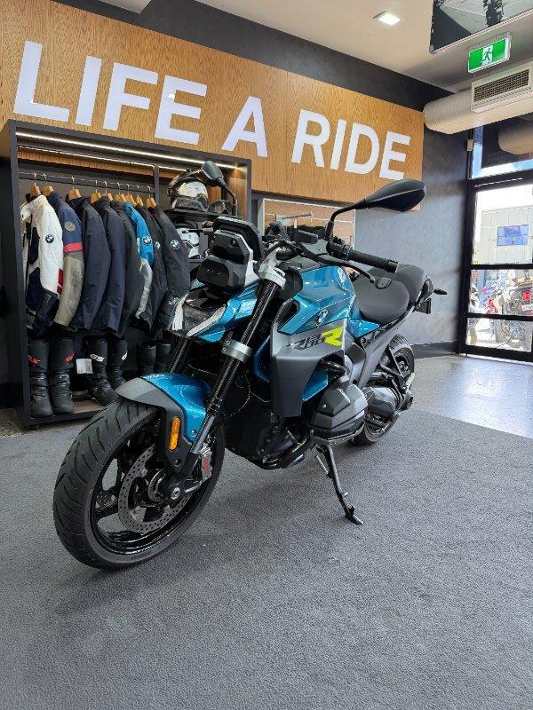 2025 BMW R 1300 R ROAD