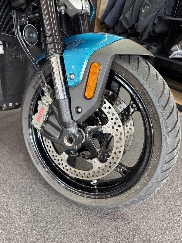 2025 BMW R 1300 R ROAD