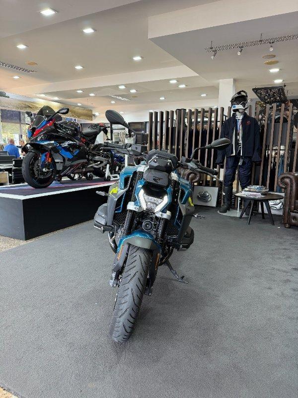 2025 BMW R 1300 R ROAD