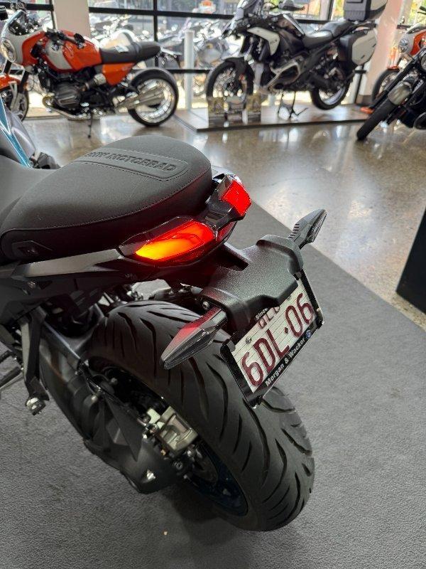 2025 BMW R 1300 R ROAD