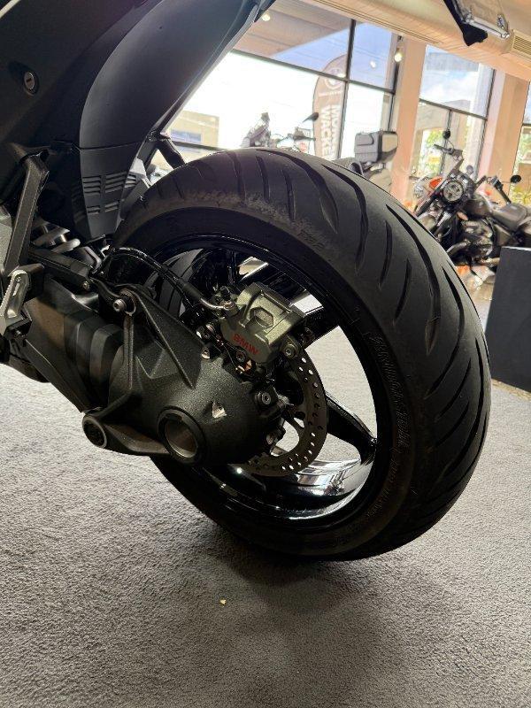 2025 BMW R 1300 R ROAD