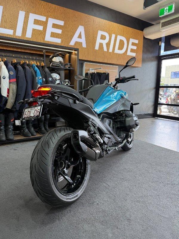 2025 BMW R 1300 R ROAD