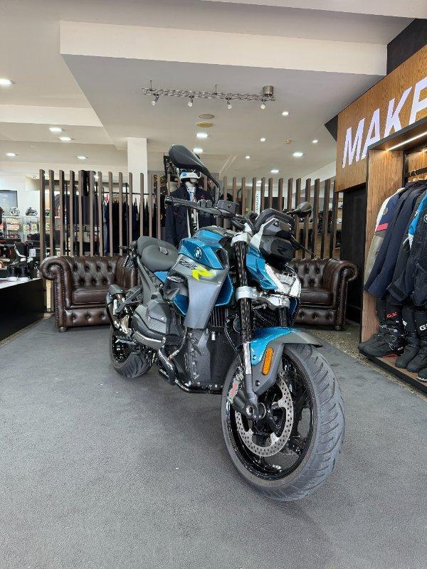 2025 BMW R 1300 R ROAD