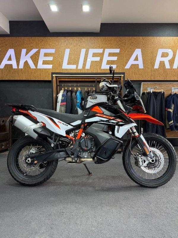 2022 KTM 890 ADVENTURE R DUAL SPORTS