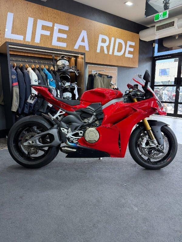 2024 DUCATI PANIGALE V4 S SPORTS