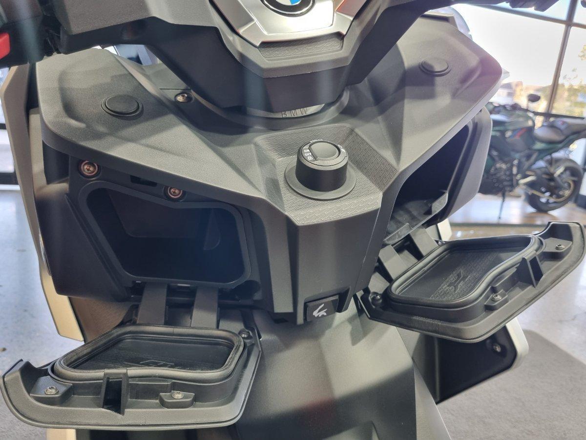 2026 BMW C 400 X ION SCOOTER