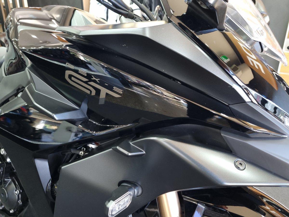 2024 SUZUKI GSX-S1000GT ROAD