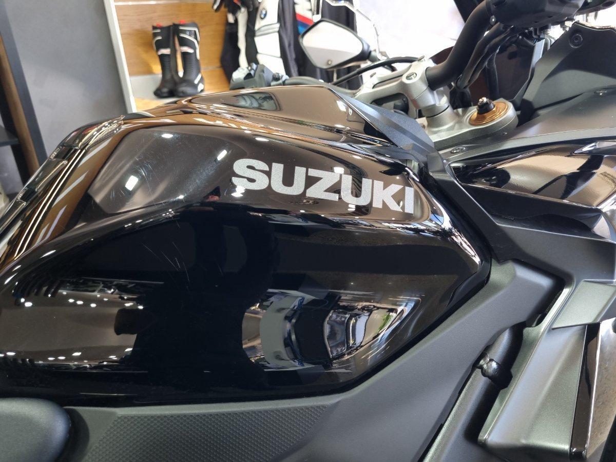 2024 SUZUKI GSX-S1000GT ROAD