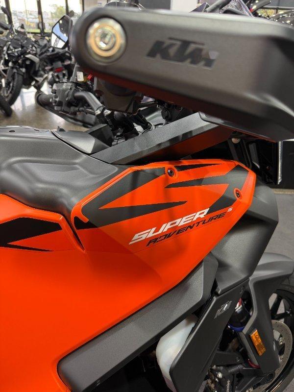 2026 KTM 1390 SUPER ADVENTURE S DUAL SPORTS